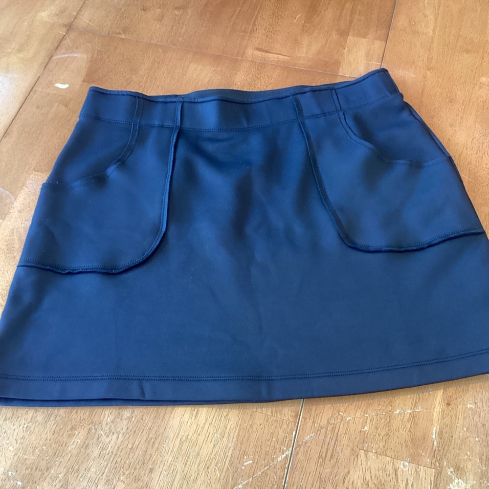 Athleta Black Mini Skirt - Sweatshirt material - size M - super soft